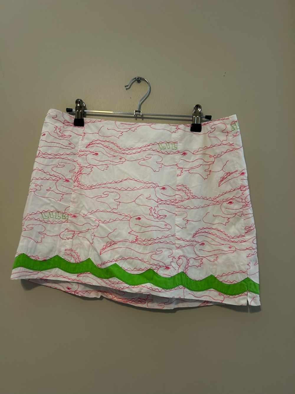 Lilly Pulitzer White Mini Skirt with Pink Alligator Print and Green Scallop Trim
